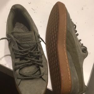 Iam selling pumas that are size 7.5 mintcondition